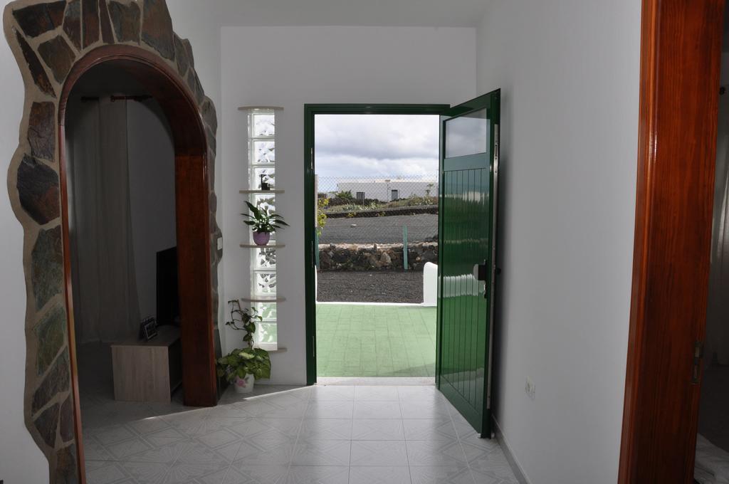 La Casita De Mari Carmen Guest House Mala Exterior foto
